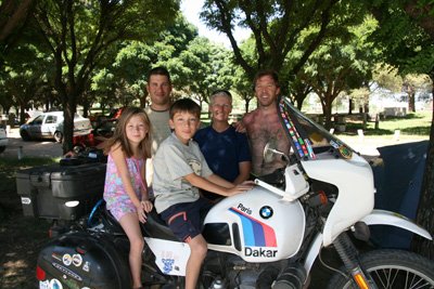 039 Dakar fans Javier and friends at the Campsite Santa Rosa IMG_8148.jpg